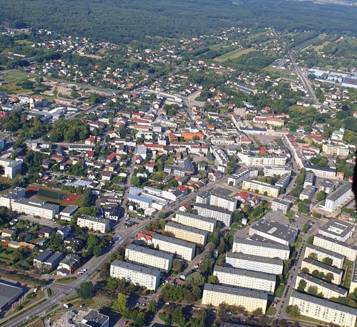 Widok z samolotu ma miasto (fot. zasterami.pl)