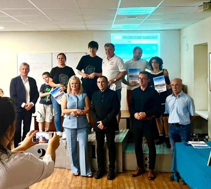 XVIII Jurajskie Zawody Samolotowe im. Piotra Sikorskiego - podium (fot. Aeroklub Częstochowski)2