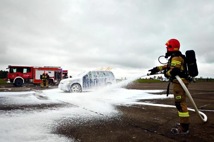 Ćwiczenia służb na Lotnisku Rudniki (fot. Aeroklub Częstochowski)2 Ćwiczenia służb na Lotnisku Rudniki (fot. Aeroklub Częstochowski)2