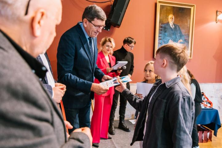 Finał konkursu 'Magia lotu - Skrzydła Nadziei' z udziałem Muzeum Lotnictwa Polskiego (fot. Muzeum Lotnictwa Polskiego)2