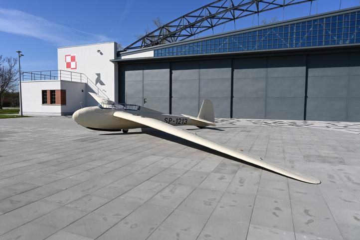 Z wiatrem i pod wiatr - lotnictwo cywilne (fot. Muzeum Lotnictwa Polskiego)2