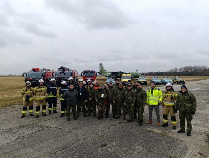 Ćwiczenia IZOTOP 2025 na lotnisku w Katowicach (fot. Śląski OSG)4