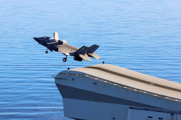F-35 startuje z lotniskowca Royal Navy HMS Prince of Wales (fot. Royal Navy)
