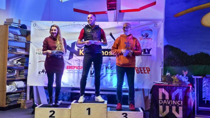 Karkonosze XC 2025 - podium Fun (fot. Karkonoski Klub Paralotniowy)