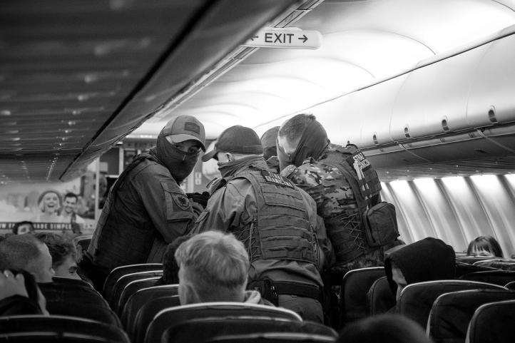 Nocne ćwiczenia na lotnisku w Poznaniu (fot. Nadodrzański OSG)2