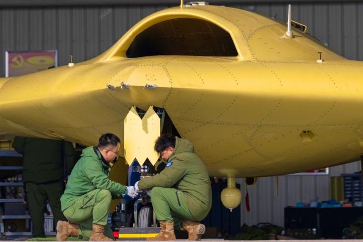 Chiński bezzałogowy samolot stealth CH-7 (fot. Chińskie media państwowe)