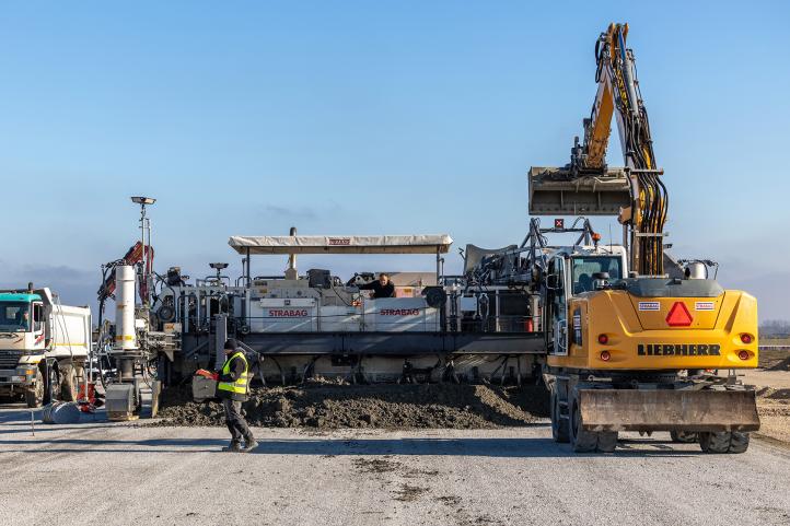II etap budowy równoległej drogi kołowania w Porcie Lotniczym Rzeszów-Jasionka (fot. Port Lotniczy Rzeszów-Jasionka)4