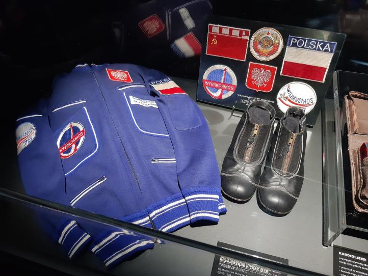 Pamiątki po gen. Mirosławie Hermaszewskim (fot. Muzeum Sił Powietrznych w Dęblinie)