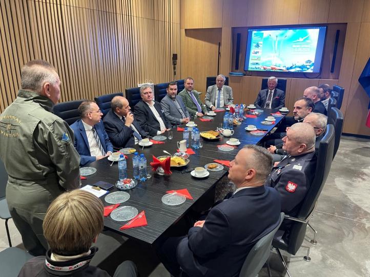 Spotkanie w Sali Generalskiej Muzeum Wojska Polskiego, na terenie Cytadeli Warszawskiej (fot. mazuryairshow.pl)2