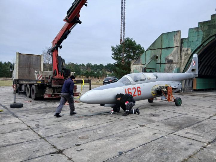 TS-11 Iskra przywieziona do Pilskiego Muzeum Wojskowego (fot. Pilskie Muzeum Wojskowe)2