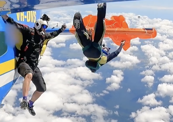 Zaczepienie spadochronu zapasowego na ogonie Cessny 208, fot. źródło_Grzegorz Iwan Kucharczyk