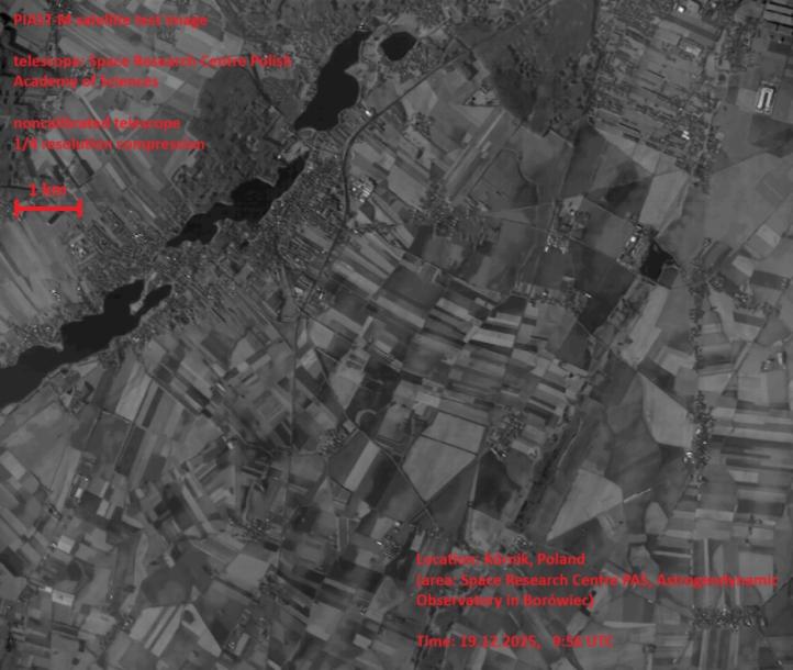Borówiec w Polsce, w gminie Kórnik - zdjęcie zrobione z polskiego satelity Piast (fot. WAT)