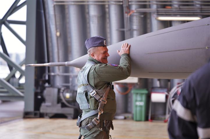 Pożegnanie z mundurem gen. dyw. pil. Dariusza Malinowskiego (fot. kpr. Dawid Ograbek)3