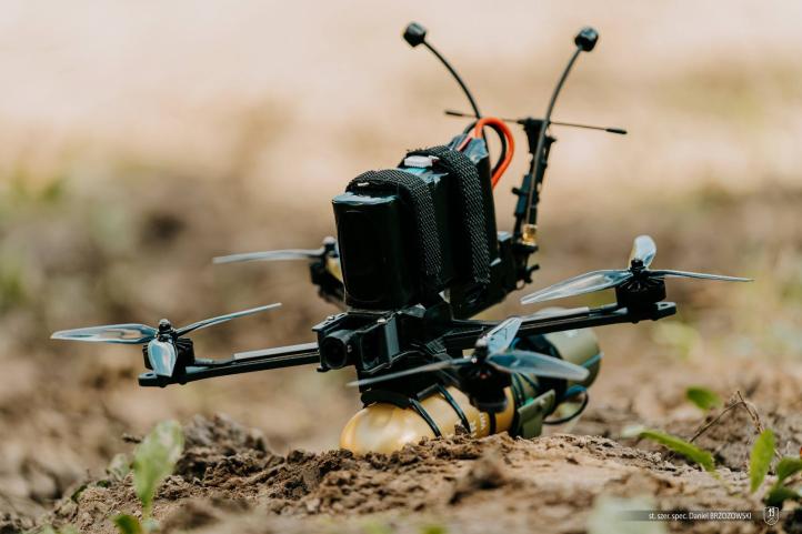 Dron (fot. st. szer. spec. Daniel Brzozowski, 19 BZ)