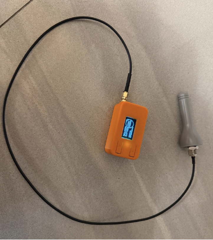 HDR transmitter with the antenna