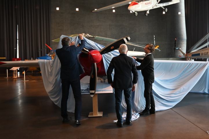 Uroczyste odsłonięcie samolotu Acro Viper (fot. Muzeum Lotnictwa Polskiego w Krakowie)2