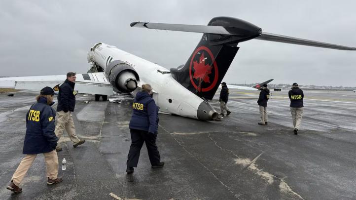 CRJ-900 linii Air Canada po zderzeniu z wozem strażackim, fot. cbc_ca