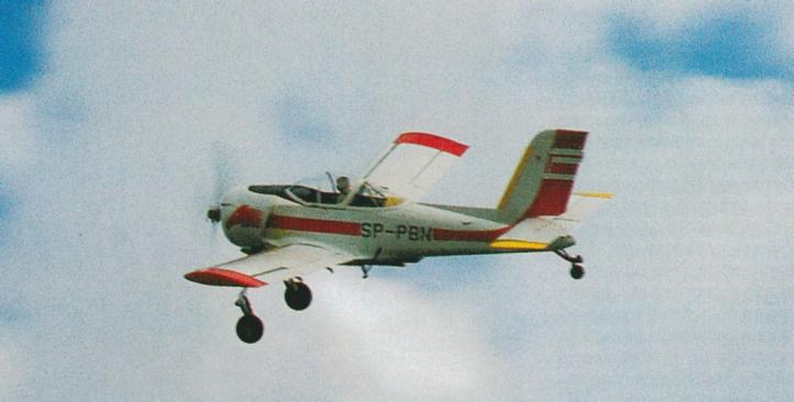 GM-1 'Gniady' w locie (fot. Przegląd Lotniczy Aviation Revue nr 12-1997)
