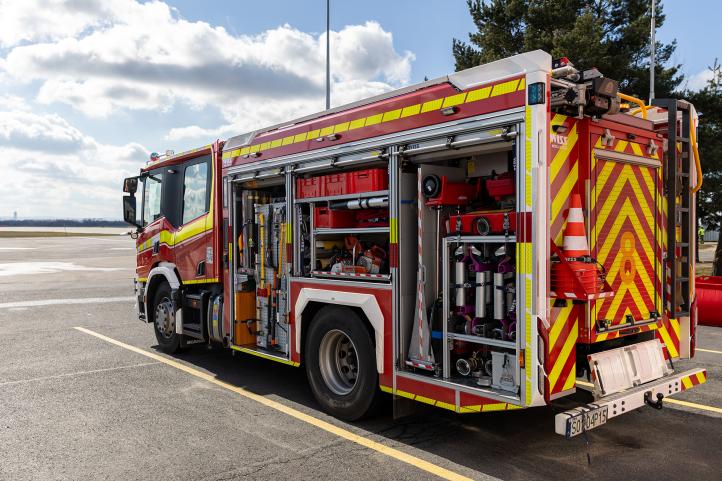 Nowoczesny wóz ratowniczo-gaśniczy na Lotnisku Rzeszów-Jasionka (fot. Port Lotniczy Rzeszów-Jasionka)2