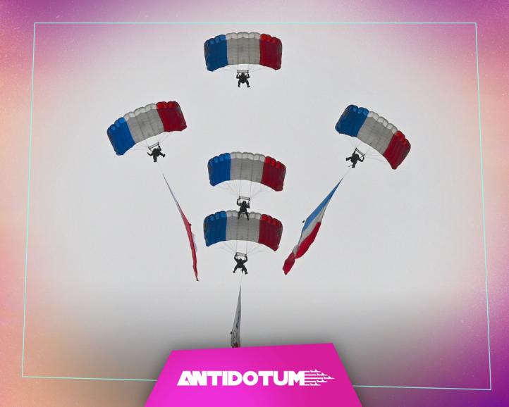 PHÉNIX - wojskowy zespół spadochronowy Francuskich Sił Powietrznych i Kosmicznych (fot. Alek Bilski)