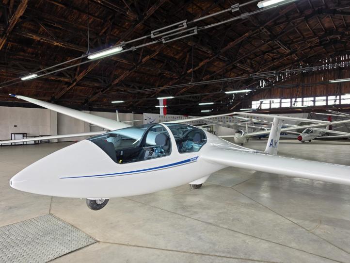 Szybowiec ASK 21B (SP-4521) Aeroklubu Ostrowskiego (fot. Aeroklub Ostrowski)2