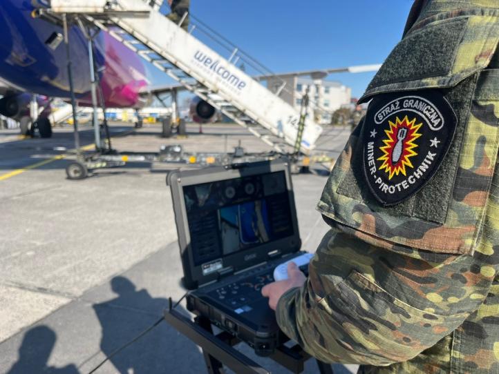 Zmagania antyterrorystyczne na gdańskim lotnisku  (fot. Morski OSG)4