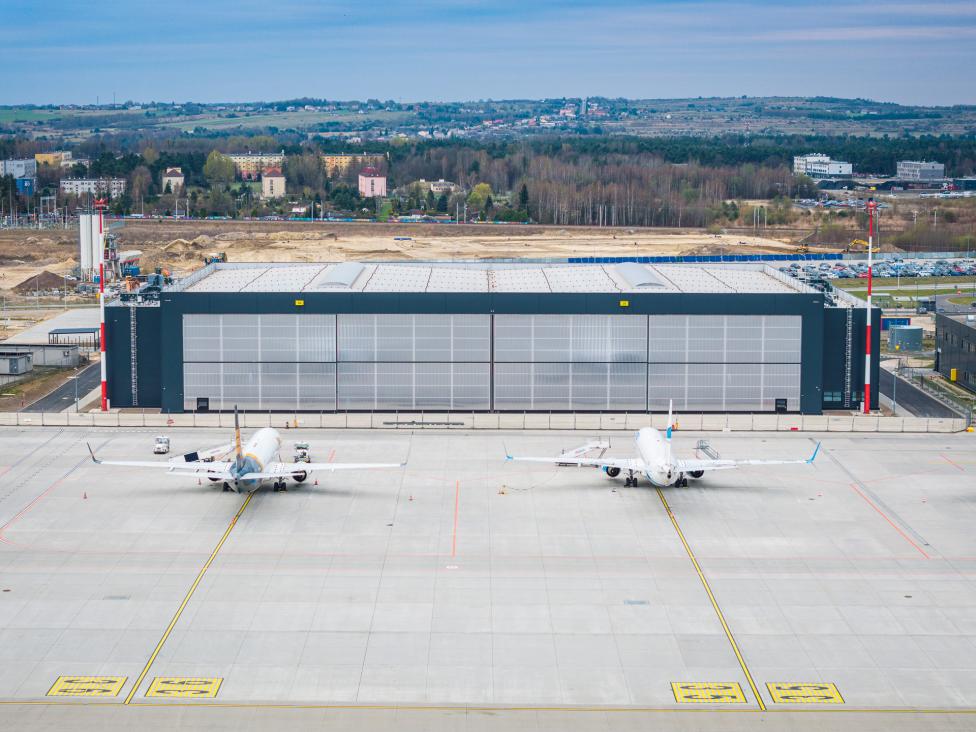 Czwarty hangar w Porcie Lotniczym Katowice (fot. Piotr Adamczyk)2