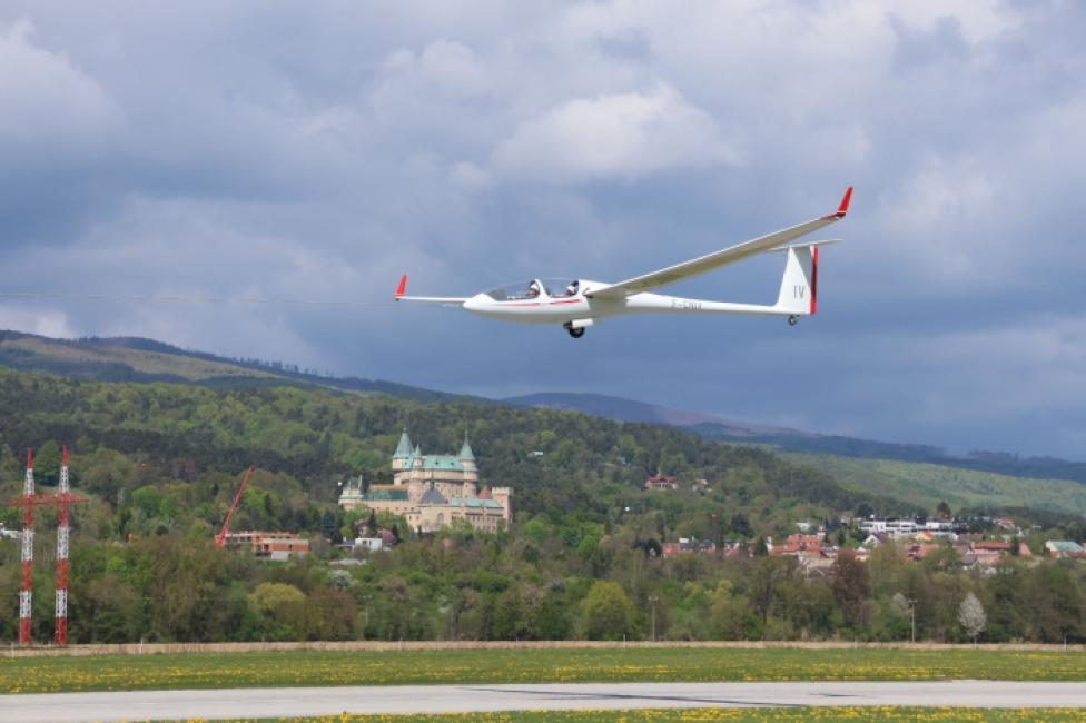 Flight Challenge Cup w Prievidzy - dolot szybowca (fot. fccgliding.sk)