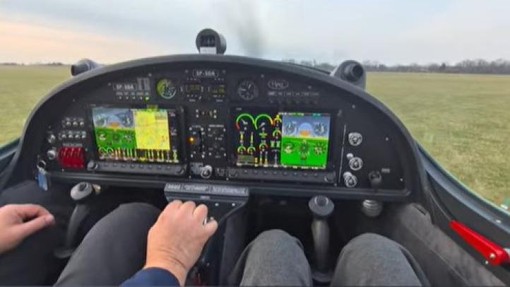 Kokpit samolotu Viper SD4 (SP-SDA) (fot. Aeroklub Lubelski)