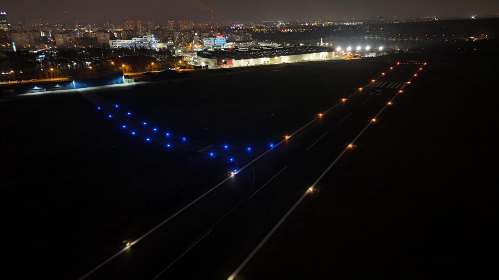 Nowe oświetlenie na lotnisku Muchowiec w Katowicach (fot. KAW, Drogopol, Facebook)2