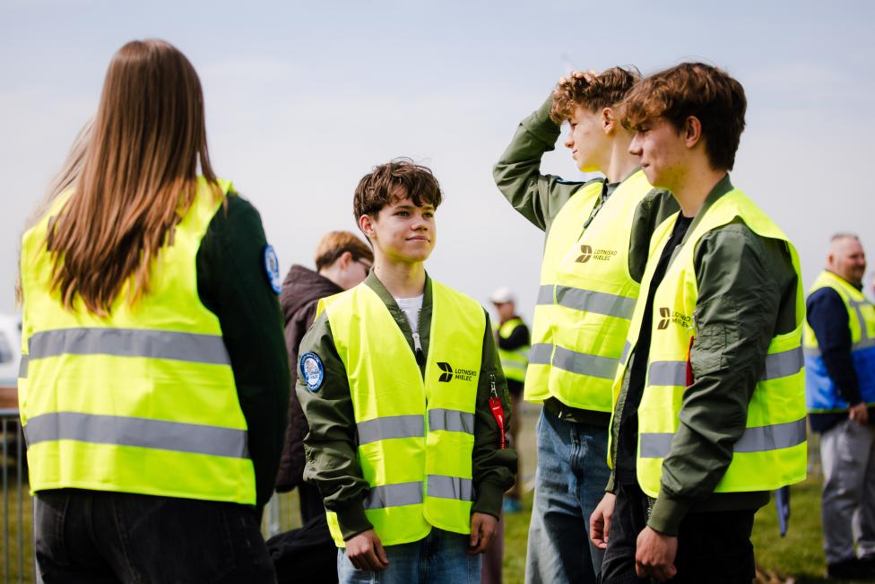 Uczniowie Mieleckiej Klasy Lotniczej (fot. Lotnisko Mielec)