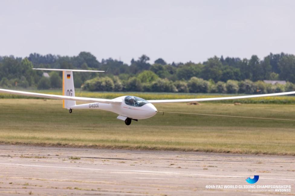 40. Szybowcowe Mistrzostwa Świata FAI - start szybowca (fot. 40th World Gliding Championships with Avionic)