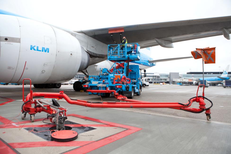 Tankowanie samolotu KLM (fot. KLM)