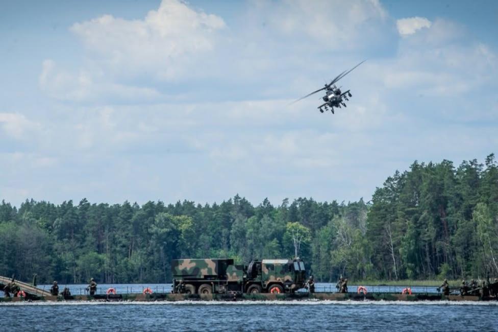 AH-64D Apache na ćwiczeniach (fot. DGRSZ)2