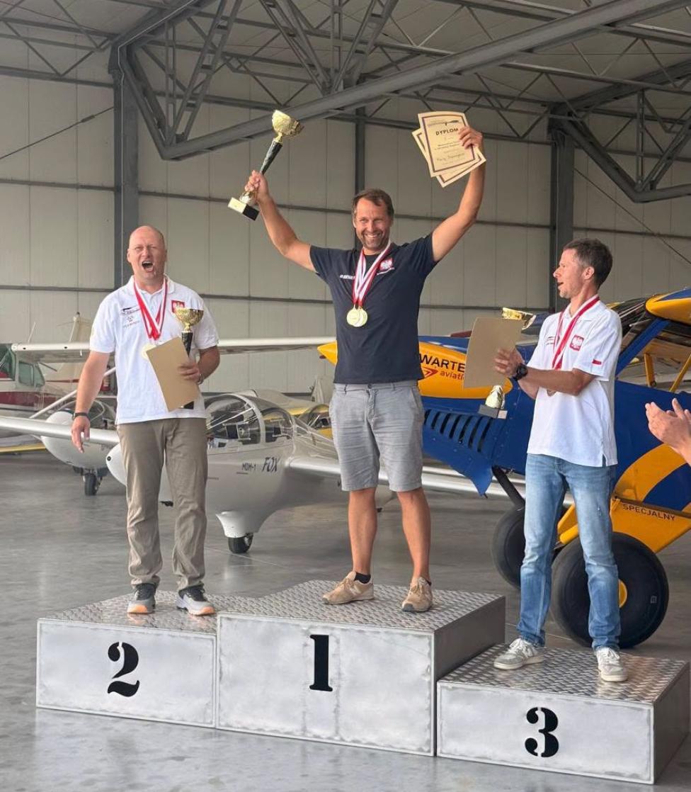 Mistrzostwa Polski w Akrobacji Szybowcowej - podium w klasie Unlimited (fot. Aeroklub Ziemi Zamojskiej)