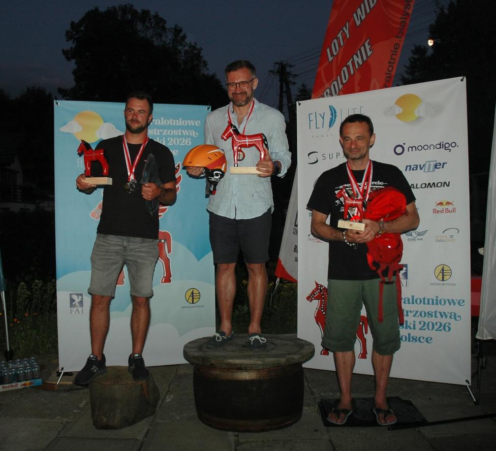 Paralotniowe Mistrzostwach Polski 2026 - podium w klasyfikacji Serial (fot. Polish Paragliding Open Championship, Facebook)