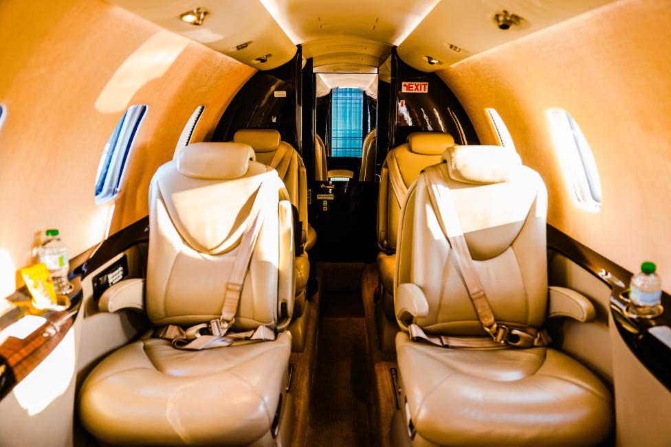 Cessna Citation XLS+ operatora Vela Aviation Limited - kabina (fot. Przemysław Cynkier)
