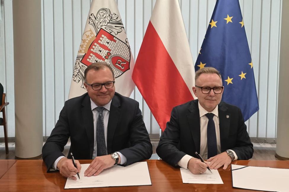 Podpisanie porozumienia pomiędzy PPL S.A., a miastem Radom w sprawie rozwoju Lotniska Warszawa-Radom (fot. PPL)2