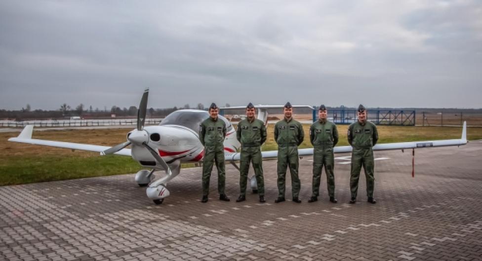Nowy samolot Daimond DA40 w Lotniczej Akademii Wojskowej (fot. law.mil.pl)