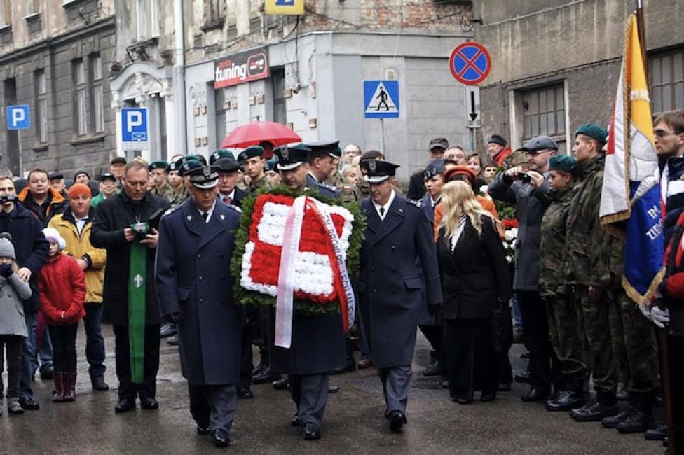 Uroczystość odsłonięcia tablicy upamiętniającej majora pilota Pawła Niemca, fot. Anna Zakrzewska 