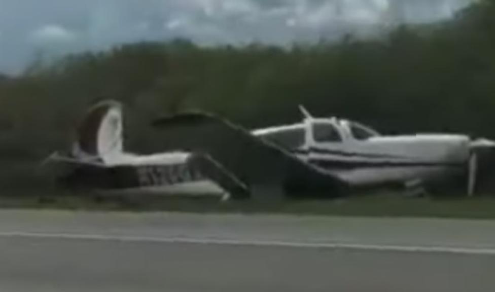 Awaryjne lądowanie na autostradzie, fot. youtube