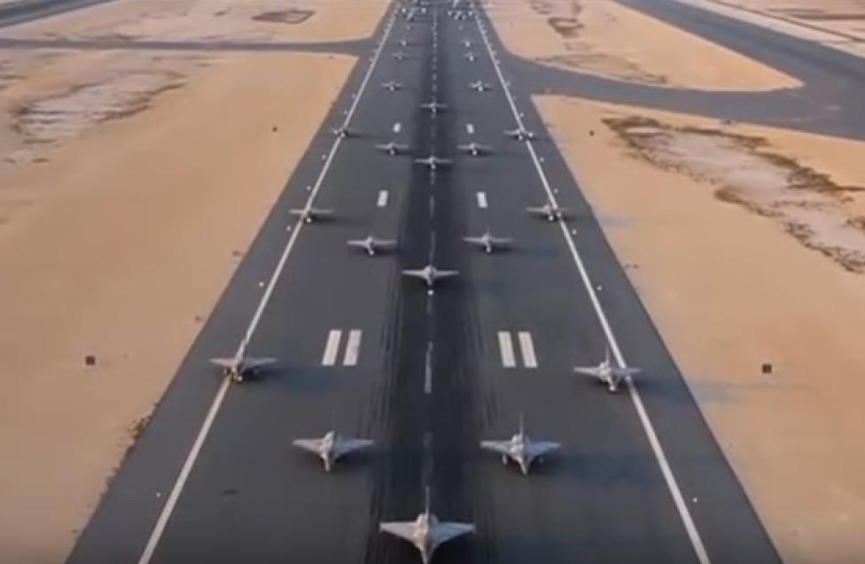 „Elephant Walk” w wykonaniu Sił Powietrznych Kataru, fot. youtube