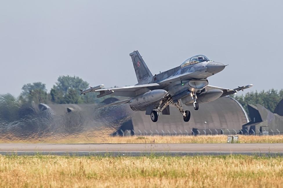 Startujący polski F-16, fot. polska-zbrojna