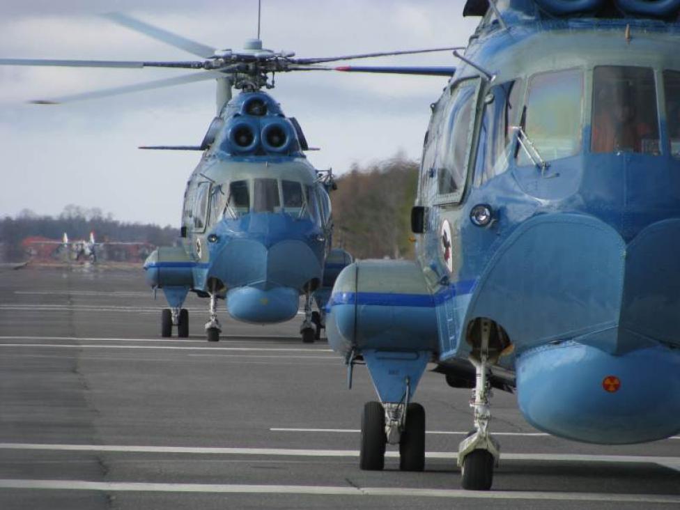 Mi-14PŁ na gdyńskim lotnisku/ fot. kmdr ppor. Czesław Cichy