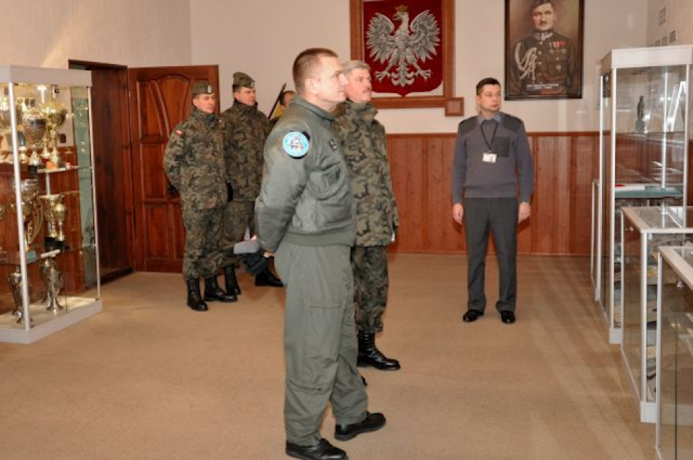 Wizyta Dowódcy 2. SLT w 16 jarocińskim batalionie remontu lotnisk, fot. 