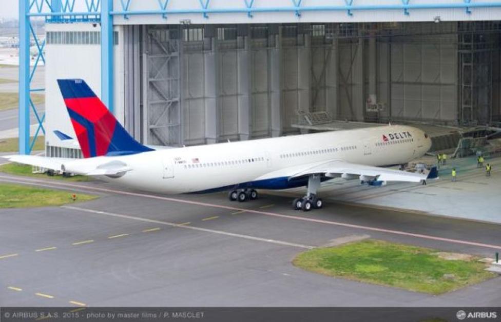 Najbardziej zaawansowany A330 opuszcza lakiernię w barwach Delta Air Lines (fot. airbus.com)
