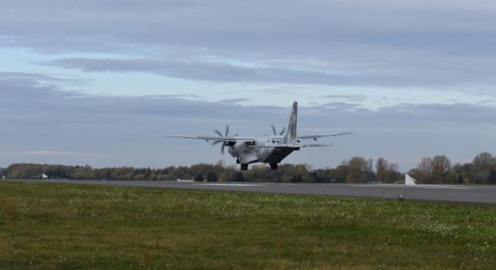 CASA C-295 - start z lotniska w Leźnicy Wielkiej (fot. 25.BKPow)