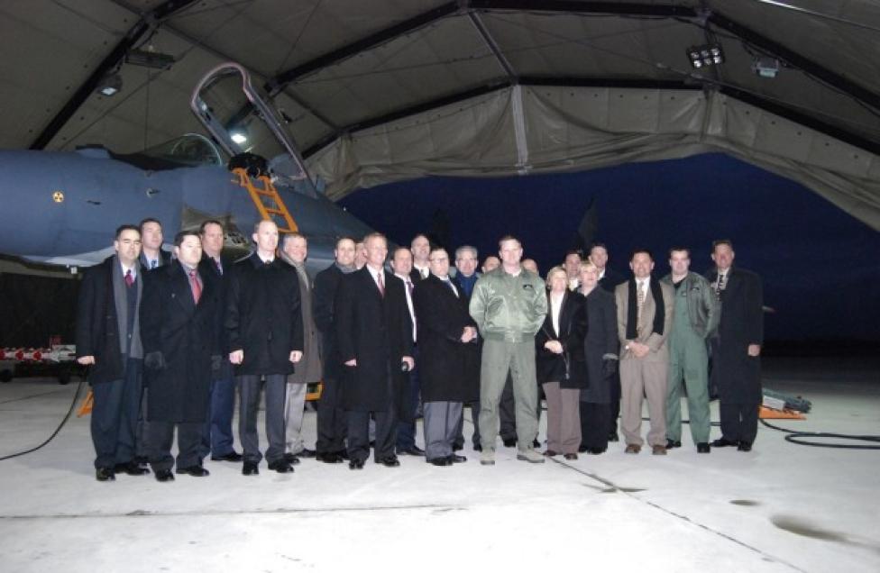 PKW Orlik 6: Oficerowie Air War College z wizytą bazie lotniczej w Szawle (fot. kpt. Janusz Szczypiór)