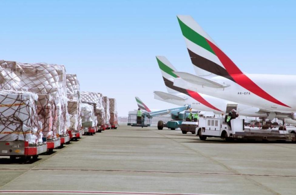 Flota samolotów B777 należąca do Emirates Skycargo, fot. Menafn