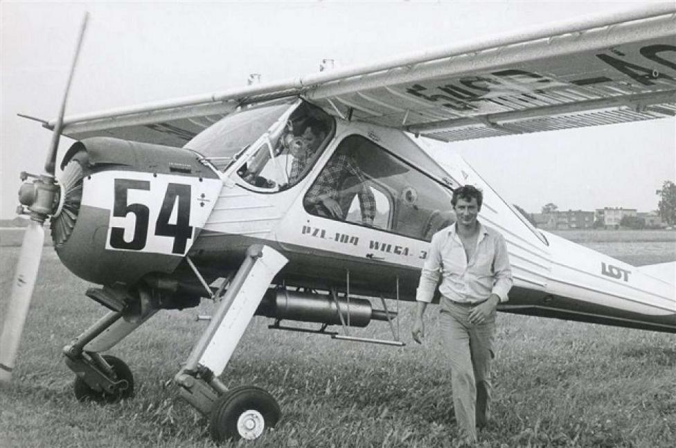 Marian Wieczorek przy samolocie PZL Wilga, fot. Marian Wieczorek